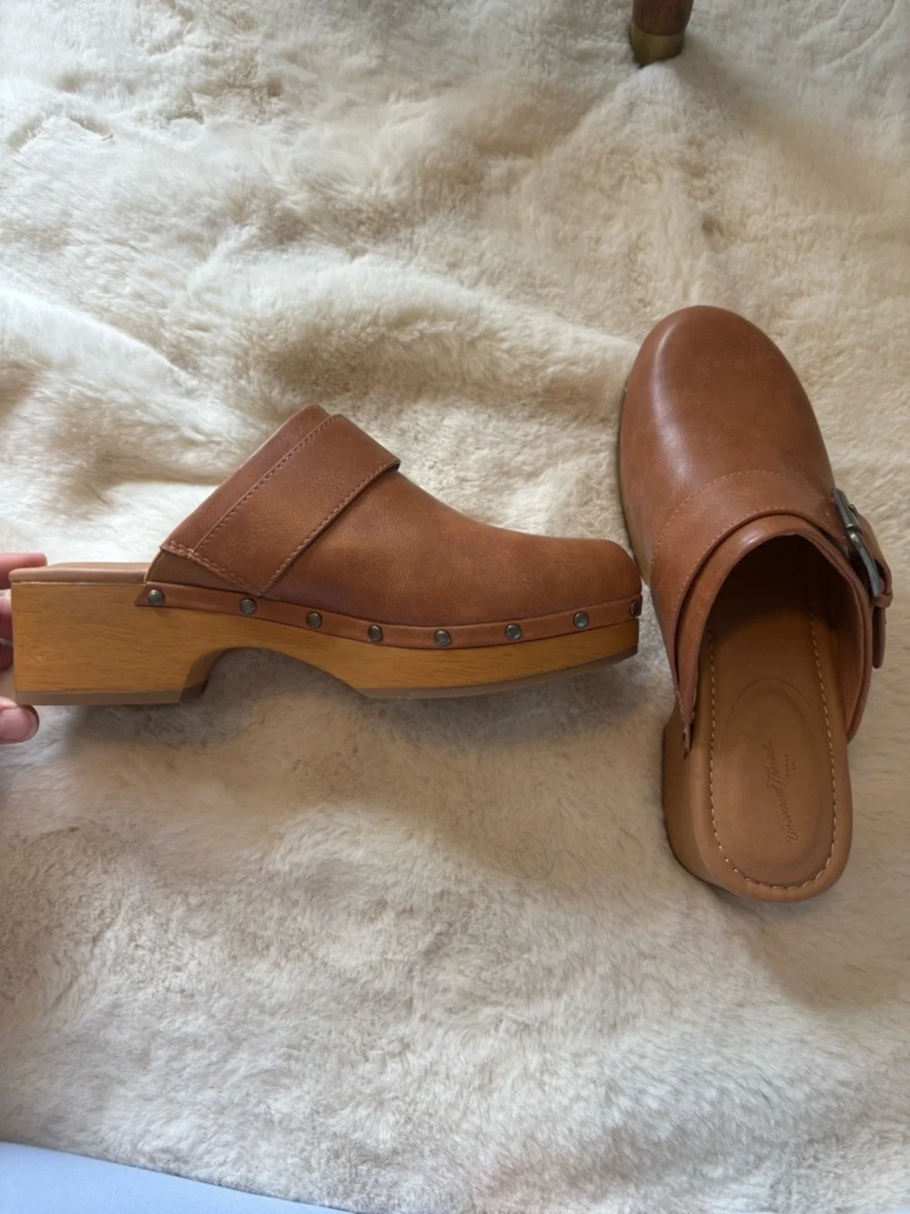 Comfort-Fit Brown Leather Mule Clogs with Buckle - Picture 2 of 6
